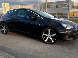 2011 Opel Astra GTC J Рестайлинг, чёрный, 750000 рублей, вид 1