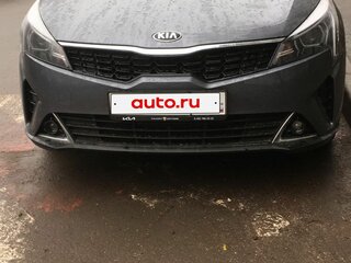 2021 Kia Rio IV Рестайлинг, серый, 1650000 рублей, вид 4