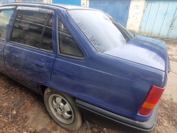 1987 Opel Kadett E, синий, 150000 рублей - вид 5