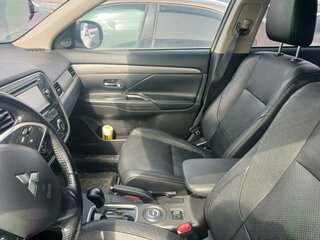 2012 Mitsubishi Outlander III, белый, 911000 рублей, вид 3