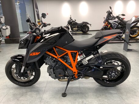 2015 KTM 1290 Super Duke R, чёрный, 1125000 рублей, вид 2