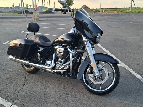2020 Harley-Davidson Street Glide, чёрный, 1600000 рублей, вид 3