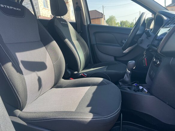 2022 Renault Logan Stepway II Рестайлинг, белый, 1635000 рублей - вид 5