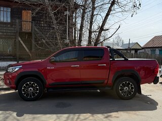 2017 Toyota Hilux VIII, красный, 3950000 рублей, вид 3