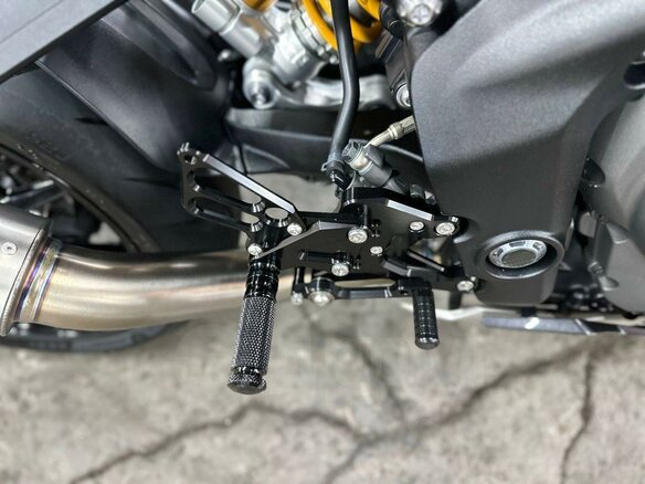 2022 Triumph Speed Triple, белый, 1550000 рублей - вид 34