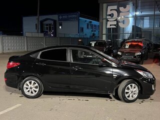 2013 Hyundai Solaris I, чёрный, 730000 рублей, вид 3