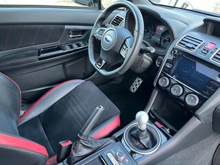2021 Subaru WRX STi I Рестайлинг, белый, 3800000 рублей, вид 4