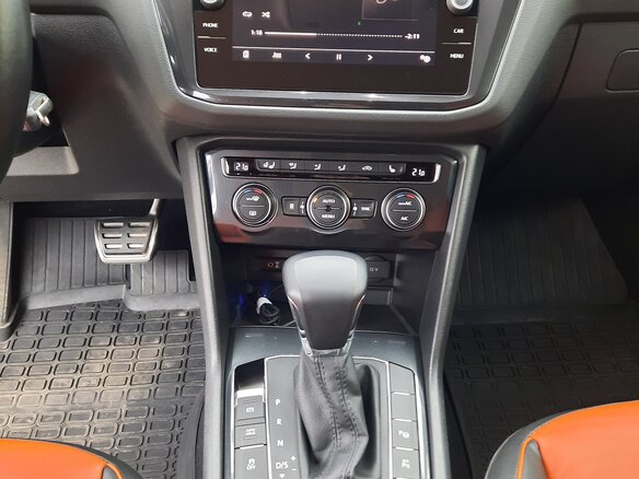2017 Volkswagen Tiguan II, серебристый, 3250000 рублей - вид 7