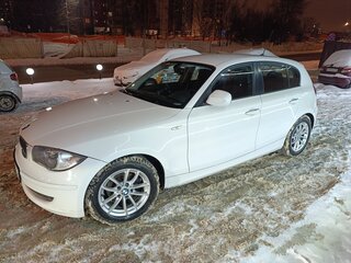 2011 BMW 1 серии 116i I (E81/E82/E87/E88) Рестайлинг, белый, 1300000 рублей, вид 1