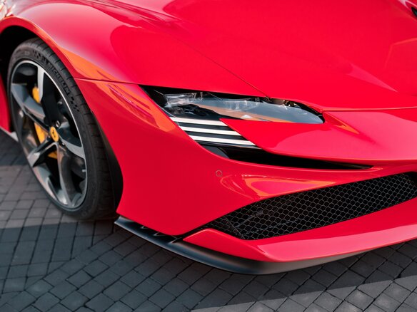 2023 Ferrari SF90 Stradale, красный, 56950000 рублей - вид 12