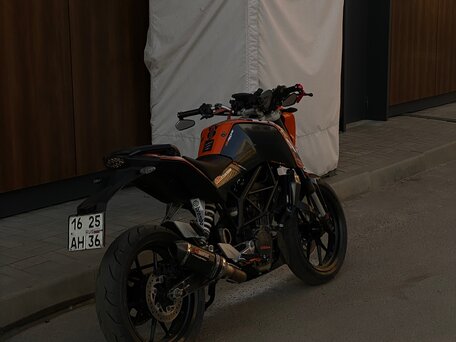 2011 KTM 125 Duke, оранжевый, 265000 рублей, вид 5