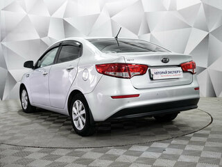2016 Kia Rio III Рестайлинг, серебристый, 869000 рублей, вид 3