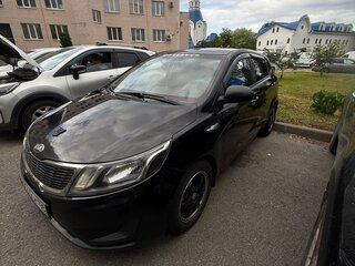 2014 Kia Rio III, чёрный, 620000 рублей, вид 4