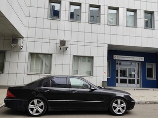 2004 Mercedes-Benz S-Класс 500 7-speed IV (W220) Рестайлинг, чёрный, 1100000 рублей, вид 1