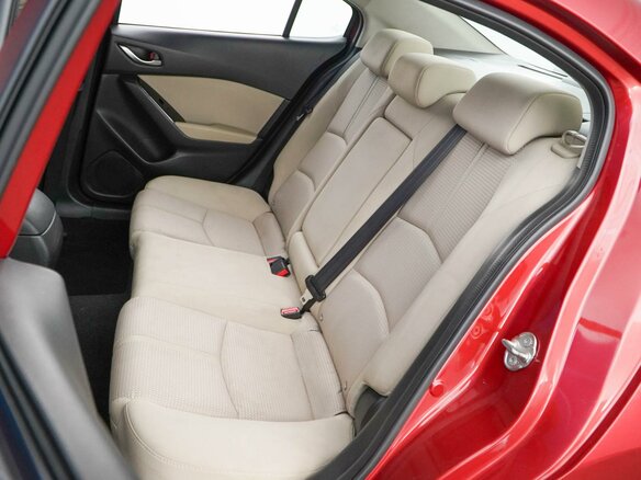 2018 Mazda 3 III (BM) Рестайлинг, красный, 1569055 рублей - вид 8