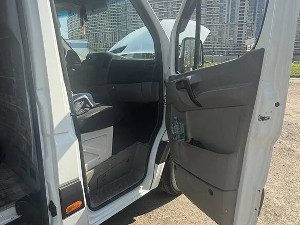 2010 Mercedes-Benz Sprinter, белый, 2500000 рублей - вид 5
