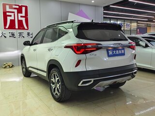 2021 Kia KX3, белый, 1630000 рублей, вид 4