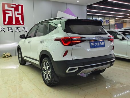 2021 Kia KX3, белый, 1630000 рублей, вид 4
