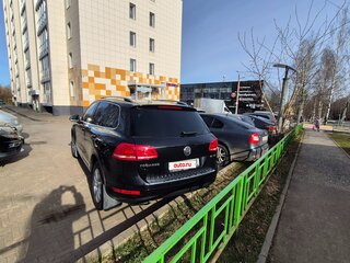 2013 Volkswagen Touareg II, чёрный, 2150000 рублей, вид 3