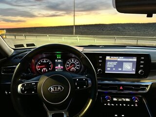 2020 Kia K5 III, чёрный, 2600000 рублей, вид 5