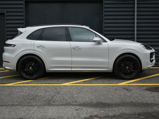 2026 Porsche Cayenne III Рестайлинг, серый, 18600000 рублей, вид 4