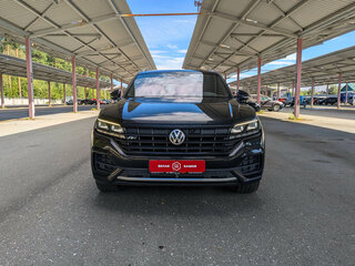 2018 Volkswagen Touareg III, чёрный, 3940000 рублей, вид 3