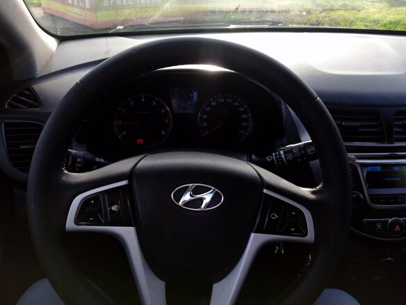 2016 Hyundai Solaris I Рестайлинг, белый, 800000 рублей - вид 8