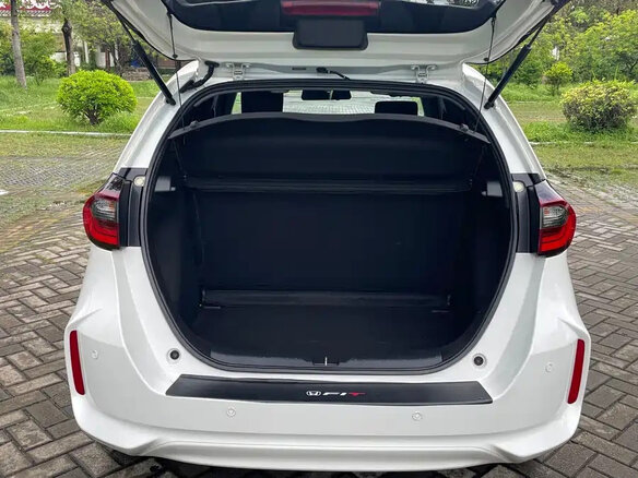 2022 Honda Fit IV, белый - вид 8