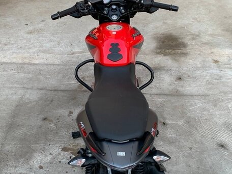 2021 Bajaj Pulsar 125, красный, 112000 рублей, вид 4