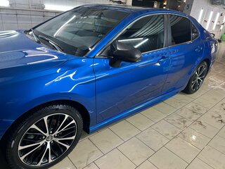 2018 Toyota Camry US Market VIII (XV70), синий, 2690000 рублей, вид 3