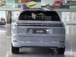 2025 Li Auto (Lixiang) L7 52.3 kWh I Рестайлинг, серебристый, 5990000 рублей, вид 4