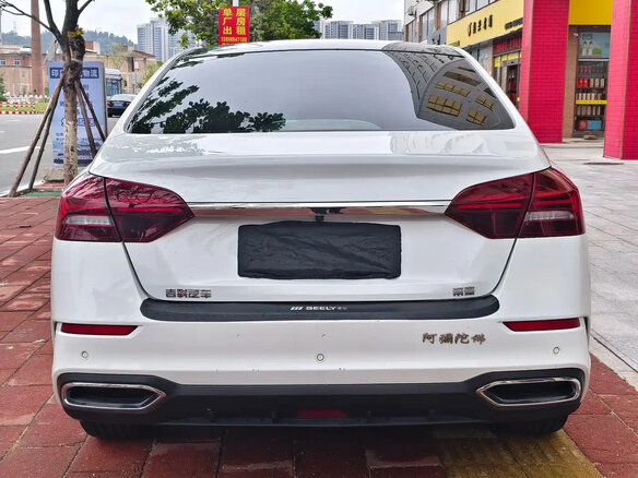 2021 Geely Emgrand II, белый - вид 4