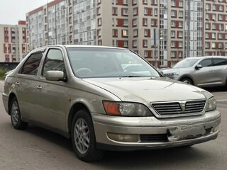 1998 Toyota Vista V (V50), золотистый, 350000 рублей, вид 1