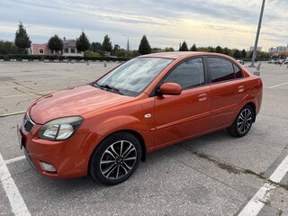 2010 Kia Rio II Рестайлинг, оранжевый, 600000 рублей, вид 3