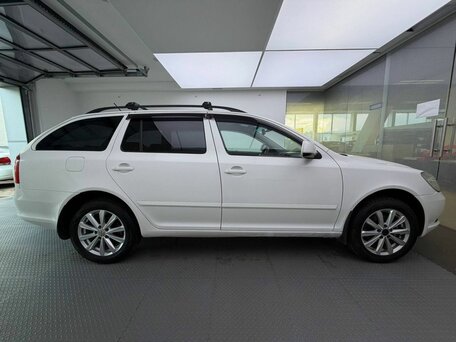 2012 Skoda Octavia II (A5) Рестайлинг, белый, 620000 рублей, вид 4