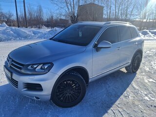 2011 Volkswagen Touareg II, серебристый, 1850000 рублей, вид 2