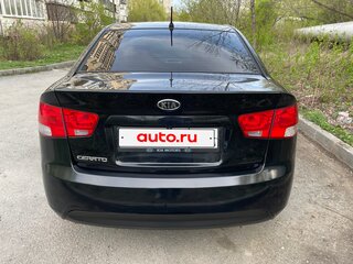 2010 Kia Cerato 6-speed II, чёрный, 680000 рублей, вид 5
