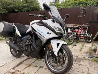 CFMoto 400GT