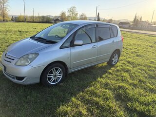 2004 Toyota Corolla Spacio II, серебристый, 670000 рублей, вид 1
