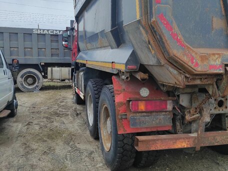 2022 Sinotruk Howo ZZ3327, красный, 3434780 рублей, вид 5