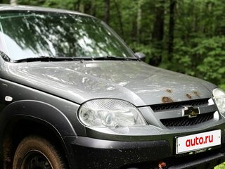 2017 Chevrolet Niva I Рестайлинг, серый, 570000 рублей, вид 2