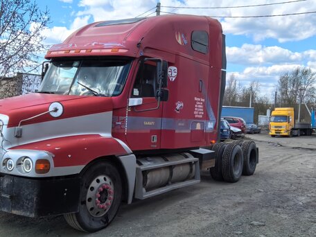 2002 Freightliner Century Class, красный, 1200000 рублей, вид 2