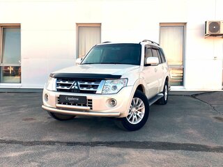 2013 Mitsubishi Pajero IV Рестайлинг 1, белый, 2500000 рублей, вид 1
