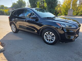 2020 Ford Escape IV, чёрный, 1700000 рублей, вид 2