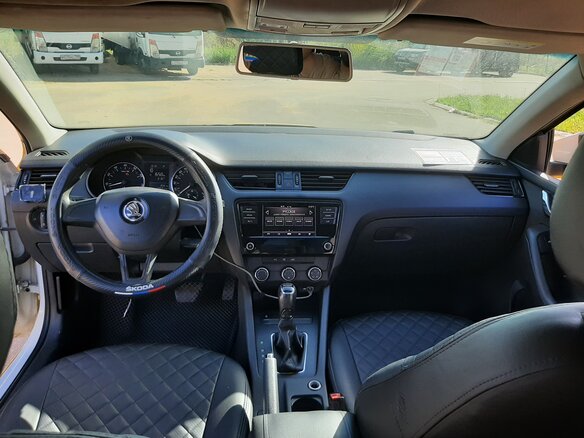 2018 Skoda Octavia III (A7) Рестайлинг, жёлтый, 760000 рублей - вид 5