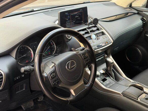 2021 Lexus NX 200 I Рестайлинг, серый - вид 10