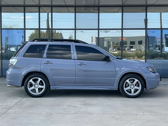 2004 Mitsubishi Outlander I, серый - вид 5