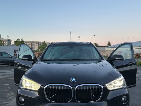 2017 BMW X1 20i xDrive II (F48), чёрный, 2350000 рублей - вид 3