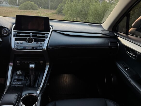 2018 Lexus NX 200 I Рестайлинг, белый, 3400000 рублей - вид 30