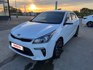 2018 Kia Rio IV, белый, 1500000 рублей, вид 4